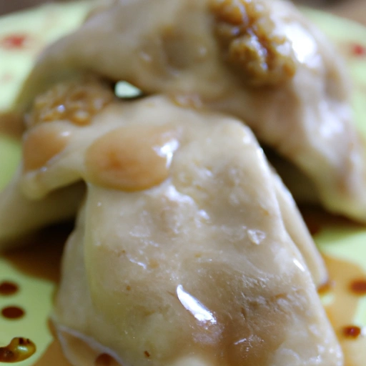 Vanilla Triangular Dumplings with Walnuts